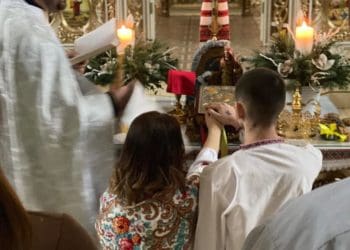 Співак з Тернопільщини Роман Сасанчин нарешті повінчався зі своєю дружиною Іванною (Фото)