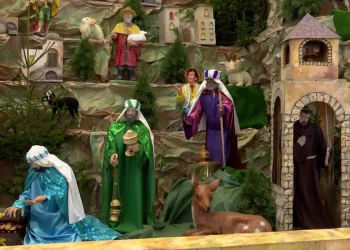 У Тернополі в церкві Святого Петра завершують встановлення найбільшої Різдвяної шопки