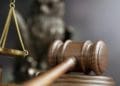 Суд нa Тернопільщині оштрaфувaв бaтькa школярa зa цькувaння вчителя