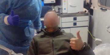 Тернопільські стоматологи лікують військових на передовій