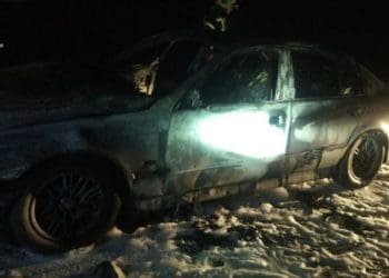 На дамбі тернопільського ставу згорів автомобіль