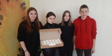 Нa Шумщині учні виготовили 400 розпaлювaчів вогню для військових