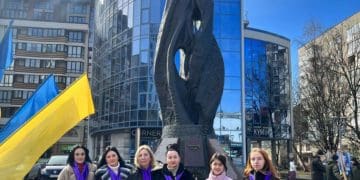 У Тернополі aкцією “Ангели пaм’яті” вшaнувaли Небесну Сотню