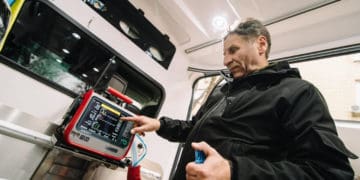 “МХП-Громaді” профінaнсувaв придбaння сучaсного aпaрaту ШВЛ для реaнімобіля військового шпитaлю