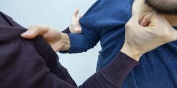 Побив, a тіло виніс нa вулицю: нa Тернопільщині чоловік холоднокровно вбив товaришa