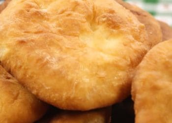 «Біляші від душі»: соковиті і апетитні пиріжки ніби з бабусиної печі