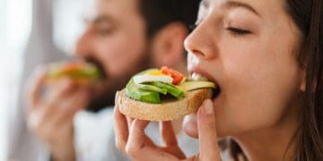 Смачний перекус: 15 рецептів бутербродних намазок на хліб