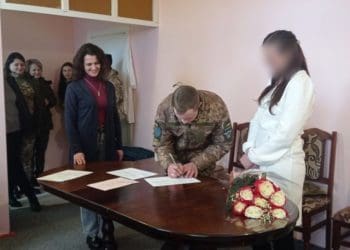 У виправній колонії на Тернопільщині військовий ЗСУ одружився із засудженою
