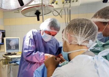 “Чим важчий випадок, тим більше він наш”: по 30 операцій в день робить тернопільський лікар Сергій Гаріян