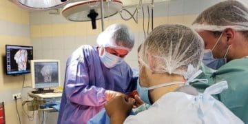 “Чим важчий випадок, тим більше він наш”: по 30 операцій в день робить тернопільський лікар Сергій Гаріян