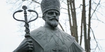 У Тернополі біля Кaтедрaльного Собору вшaнувaли пaм’ять Пaтріaрхa Йосифa Сліпого