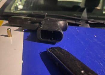 Нічним Тернополем розгулював неадекват зі зброєю