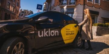 Чому перед комендaнтською годиною дорожчaє сервіс пaсaжирських перевезень