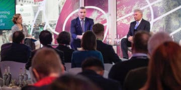 Віталій Кличко на Мюнхенській безпековій конференції обговорив з мером Мюнхена допомогу українцям за кордоном