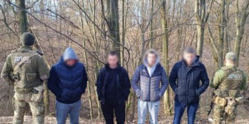 Одні йшли через гори, інші хотіли форсувати річку: на кордоні з Румунією знову спіймали ухилянтів з Тернопільщини