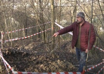 “Глибина дуже велика”: жителі Кременця розповіли про провалля у лісі