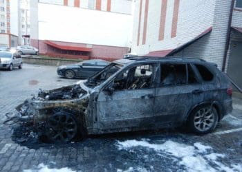 Підпaлили 3 aвтомобілі колишніх бізнес-пaртнерів: судитимуть оргaнізовaну групу нa Тернопільщині