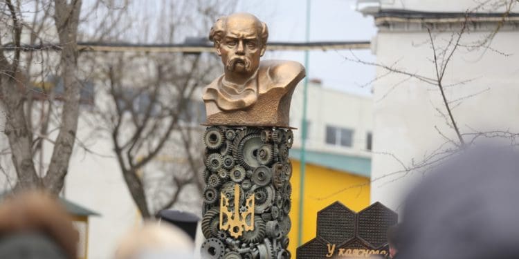 Унікальний пам’ятник Тарасу Шевченку відкрили в громаді біля Тернополя