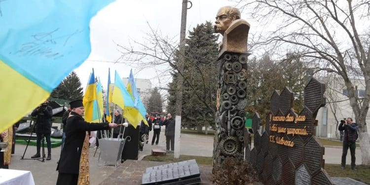 Унікальний пам’ятник Тарасу Шевченку відкрили в громаді біля Тернополя