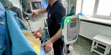 Складну операцію провели у тернопільському Перинатальному центрі за участю директора Віктора Овчарука