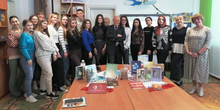 У Тернопільській обласній бібліотеці для дітей відбулась зустріч з відомим письменником та науковцем Олегом Германом