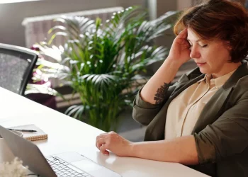 Чи буває алергія на роботу, як вона проявляється і як вилікуватися