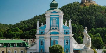 Священнослужителі упц мп пошкодили старовинний Миколаївський собор у Кременці