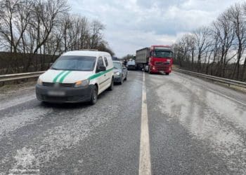 На Тернопільщині зіткнулось 4 автомобілі