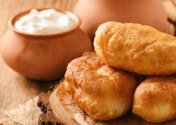 Пиріжки, які підкорили весь інтернет: рецепт, як з Київської перепічки