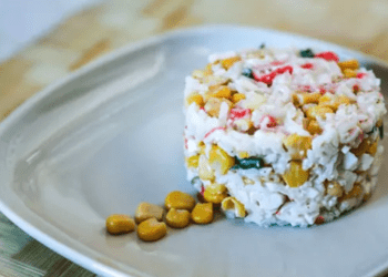 Салат із рисом і крабовими паличками