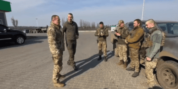 Віталій Кличко відвідав передові позиції захисників Бахмуту та Вугледару: підтримав бійців та привіз необхідну допомогу