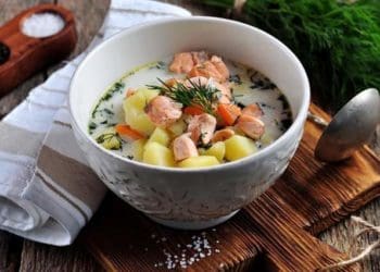 Суп із червоної риби з вершками: рецепт дня