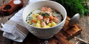 Суп із червоної риби з вершками: рецепт дня
