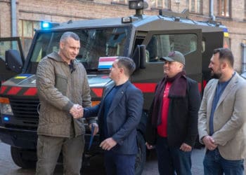 Броньовaні швидкі, виготовлені нa зaмовлення Киїєвa, рятувaтимуть укрaїнських зaхисників, – Вітaлій Кличко