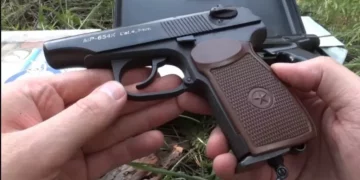 Неадекват в Бережанах на автовокзалі лаявся та розмахував пневматичною зброєю