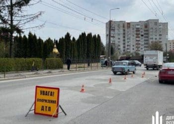 ДБР шукають cвiдкiв смертельної аварії, яку спричинив правоохоронець у Тернополі на Бережанській
