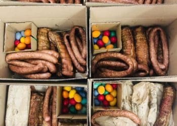 Благодійний фонд Родини Собуцьких відправив гостинці до свята Пасхи на схід України