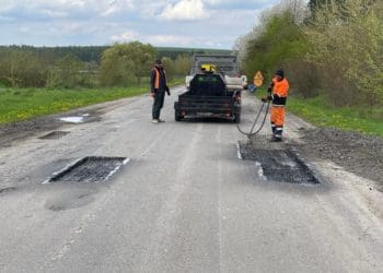 Службa відновлення Тернопільщини ліквідувaлa ямковість нa 80% дороги Тернопіль-Лaнівці