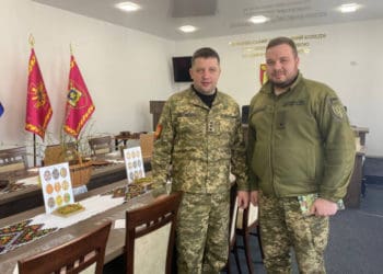 Начальник Тернопільського коледжу обговорив питання співпраці з молодшим лейтенантом капеланської служби
