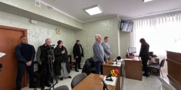 Московські попи затягують судовий процес у справі Свято-Миколаївського собору  і відмовляють покидати святиню