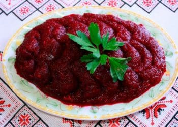 Буряк з хроном: рецепт смачної гострої закуски-салату на Великодній стіл