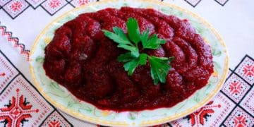 Буряк з хроном: рецепт смачної гострої закуски-салату на Великодній стіл