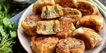 Рулетики з лаваша з картоплею та грибами: рецепт дня