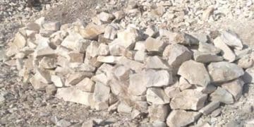 На Тернопільщині двоє чоловіків незаконно видобували камінь