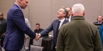 Віталій Кличко на зустрічі з Блінкеном у Денвері закликав посилити допомогу Україні, щоб нарешті зупинити варварів