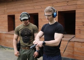 Популярна тема: у Тернополі проведуть курс користування зброєю