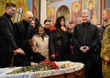 У Києві попрощалися із загиблими екс-нардепом Олегом Барною та Валерієм Дороховим