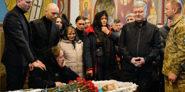 У Києві попрощалися із загиблими екс-нардепом Олегом Барною та Валерієм Дороховим