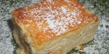 Сирник без тіста, але з персиками: рецепт дня