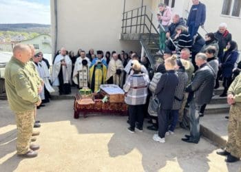 У Заліщицькій громаді попрощалися із воїном Віталієм Рогацьким